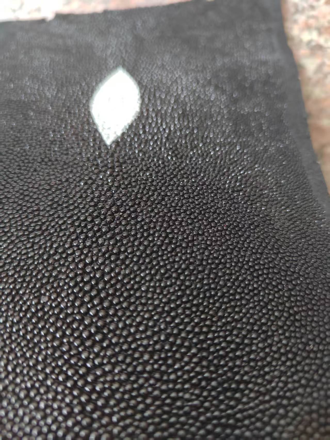 Czarna, niepolerowana skóra re – Leather Shoe Polish recenzja i cena